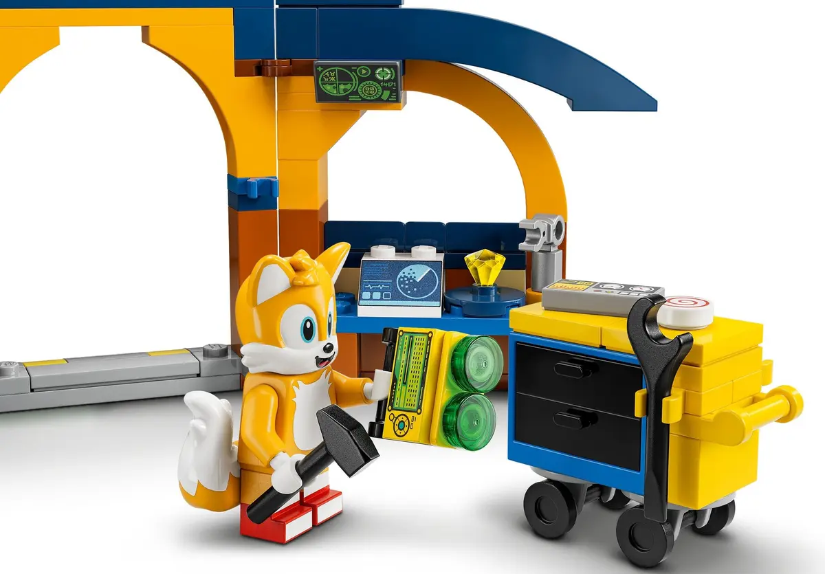 LEGO Sonic the Hedgehog 76991 Tails' Workshop and Tornado Plane set, image 4