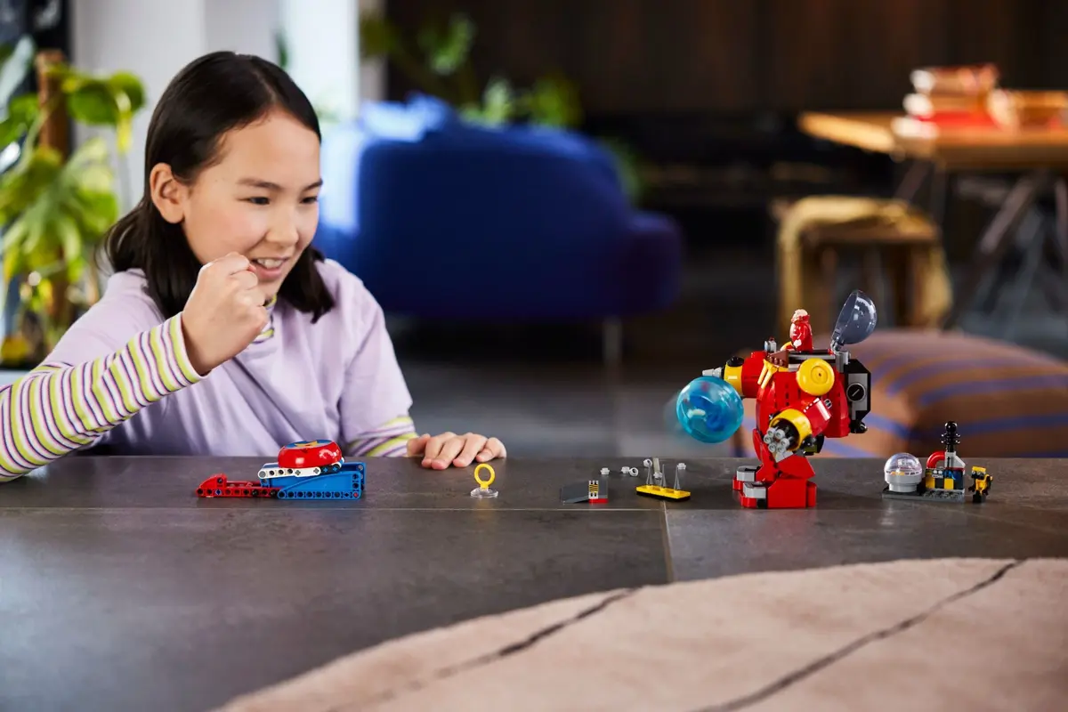 LEGO Sonic the Hedgehog 76993 Sonic vs. Dr. Eggman's Death Egg Robot set, image 9