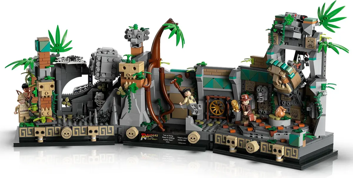 LEGO Indiana Jones 77015 Temple of the Golden Idol set, image 3