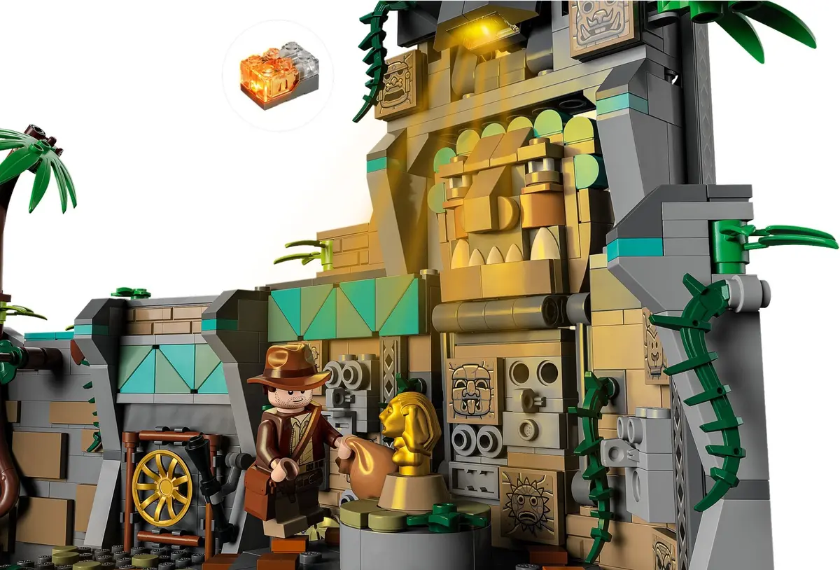 LEGO Indiana Jones 77015 Temple of the Golden Idol set, image 4