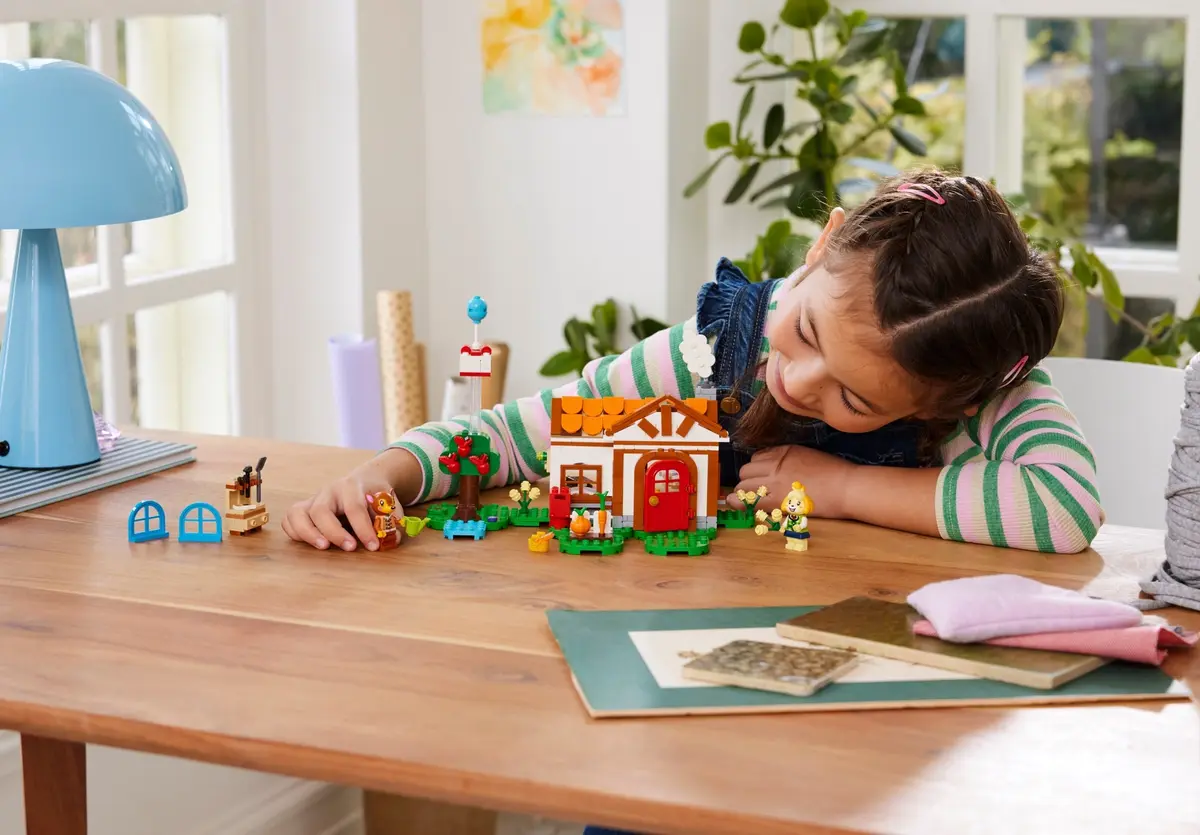 LEGO Animal Crossing 77049 Isabelle's House Visit set, image 6