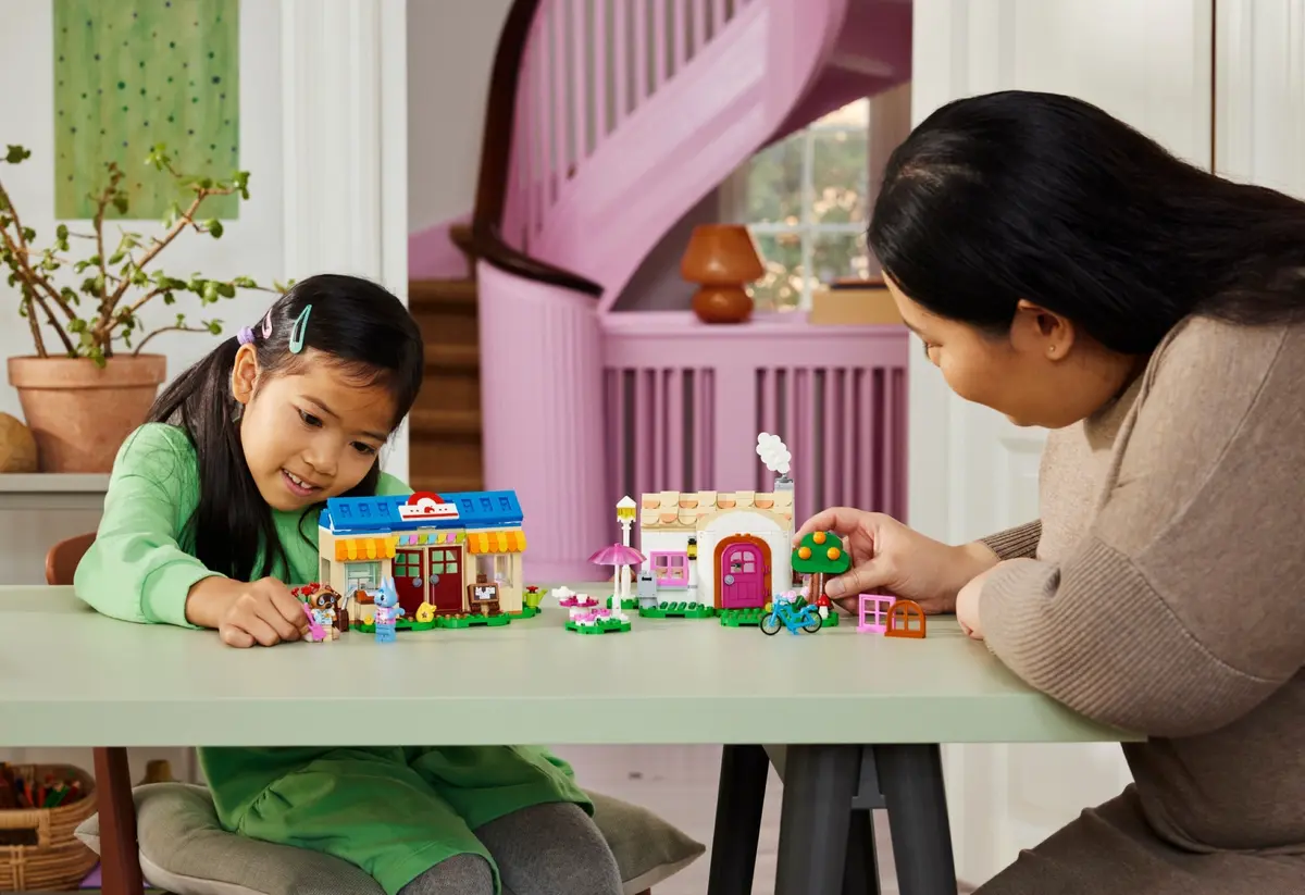 LEGO Animal Crossing 77050 Nook's Cranny & Rosie's House set, image 8