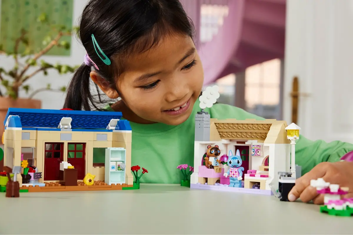LEGO Animal Crossing 77050 Nook's Cranny & Rosie's House set, image 9