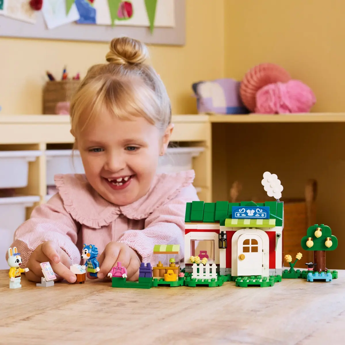 LEGO Animal Crossing 77055 Able Sisters Clothing Shop set, image 6