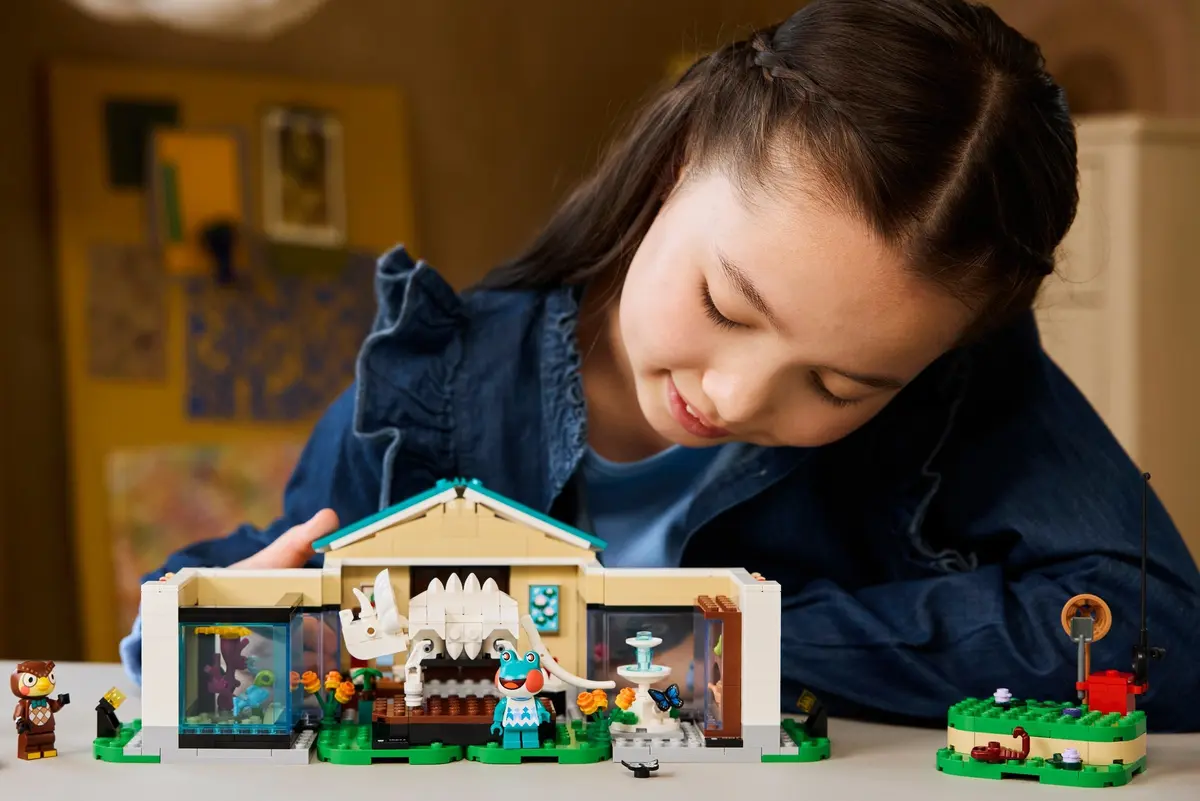 LEGO Animal Crossing 77056 Blathers's Museum Collection set, image 8