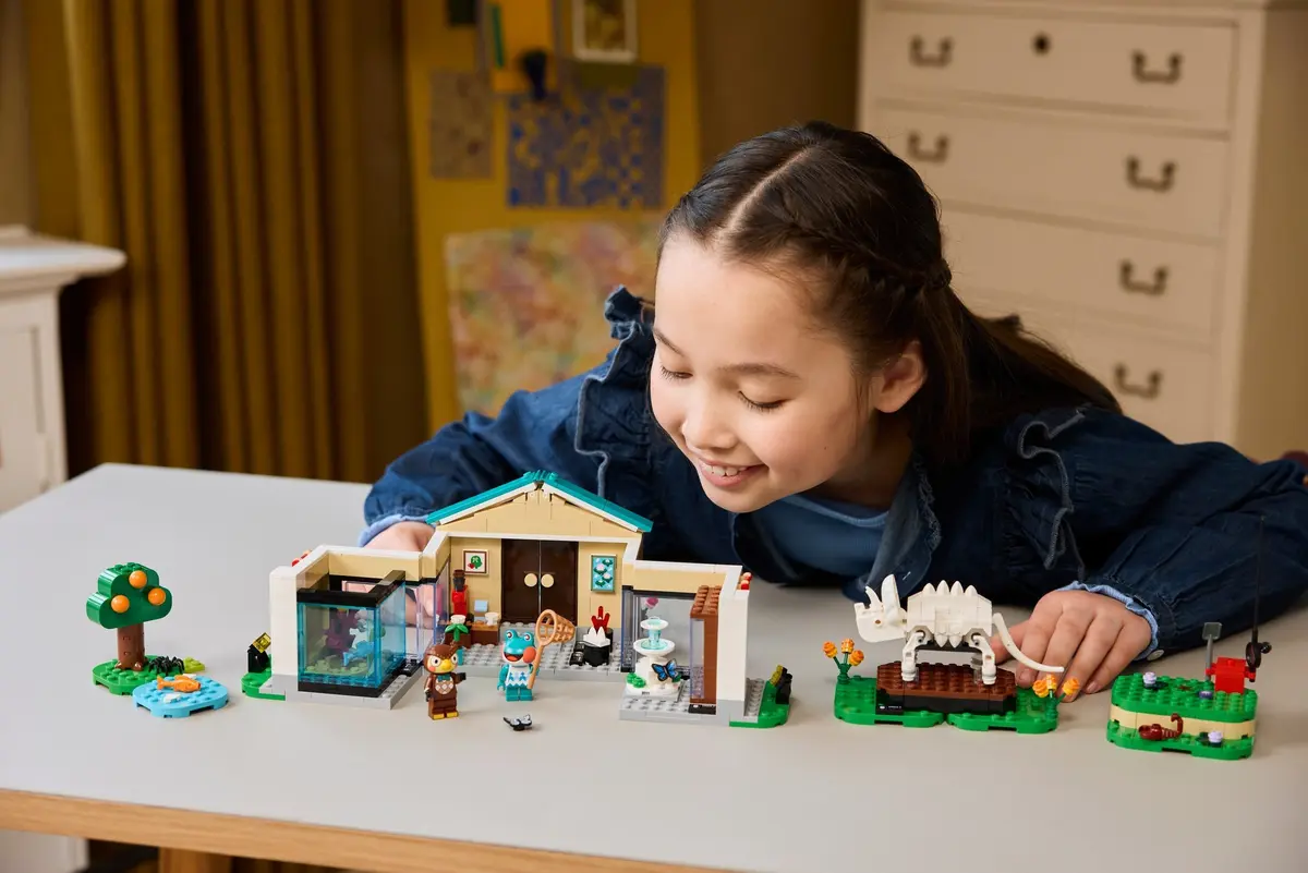 LEGO Animal Crossing 77056 Blathers's Museum Collection set, image 6