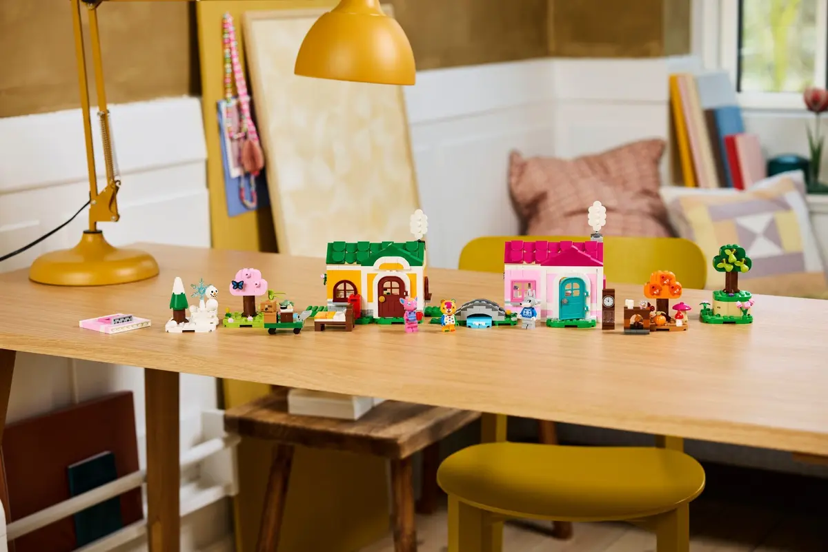 LEGO Animal Crossing 77057 Creative Houses: Seasons of Fun set, image 8