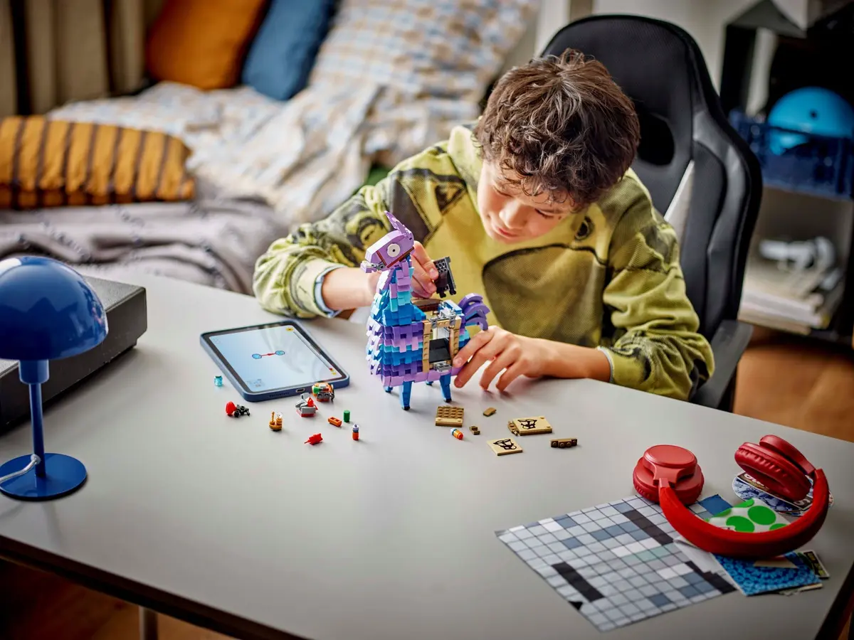 LEGO Fortnite 77071 Supply Llama set, image 6