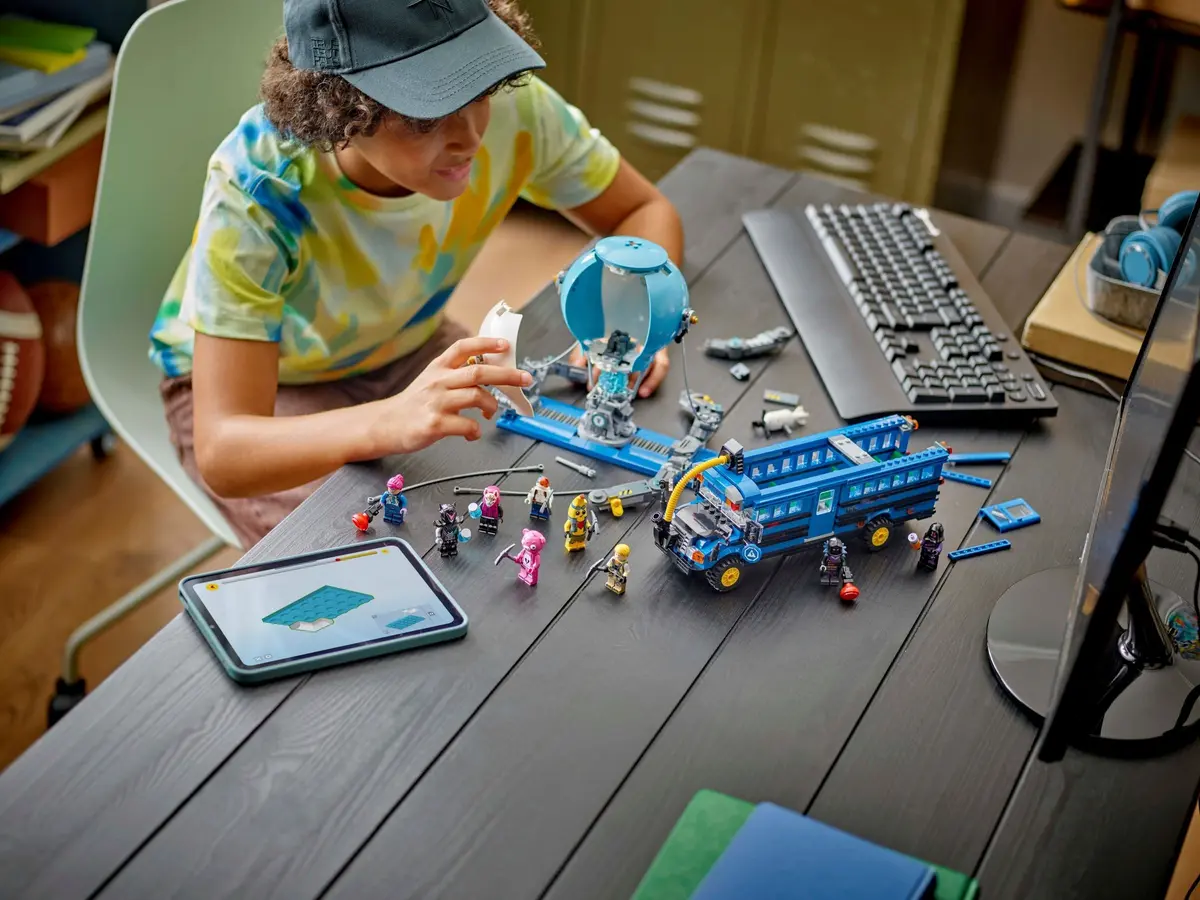 LEGO Fortnite 77073 Battle Bus set, image 7