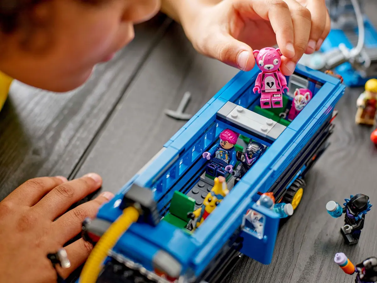 LEGO Fortnite 77073 Battle Bus set, image 9