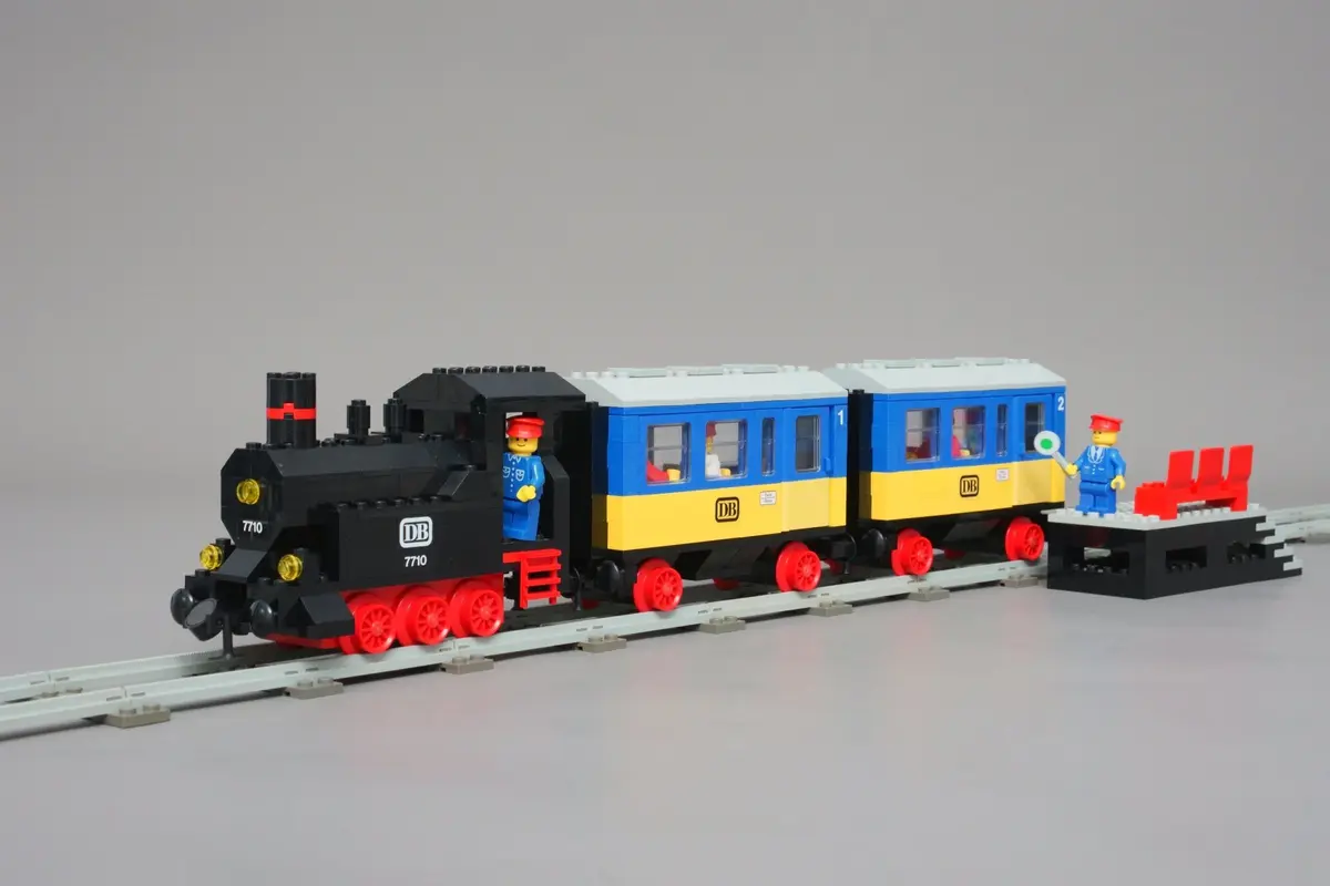 LEGO Trains 7710 Push-Along Passenger Steam Train set, image 7