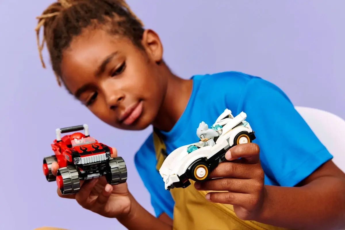 LEGO Sonic the Hedgehog 77118 Silver's Car vs. Knuckles' Monster Truck set, image 4