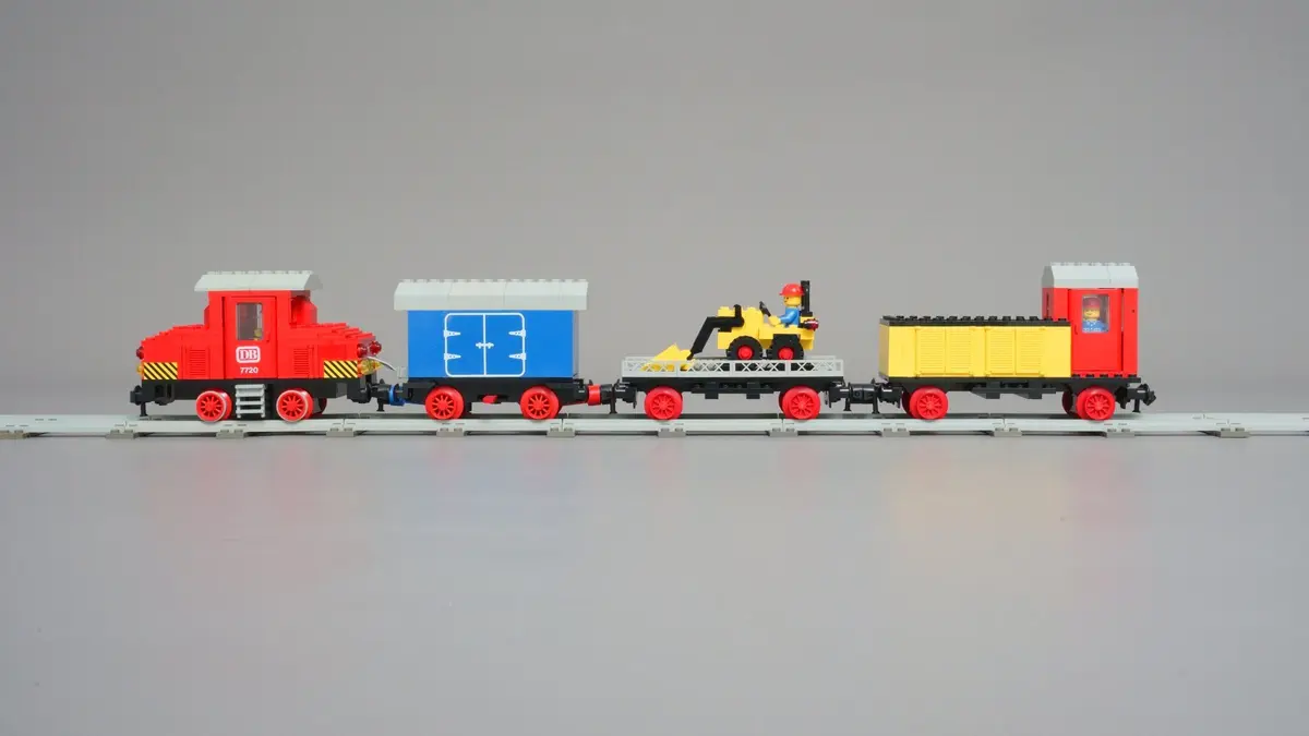 LEGO Trains 7720 Diesel Freight Train Set set, image 6