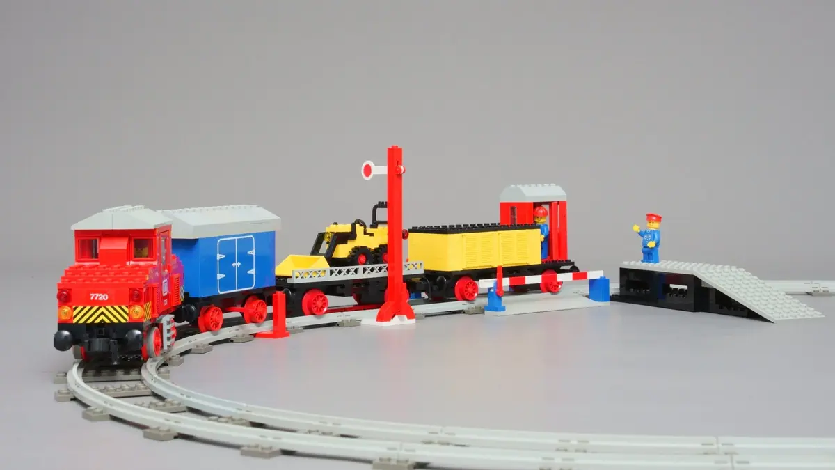 LEGO Trains 7720 Diesel Freight Train Set set, image 10