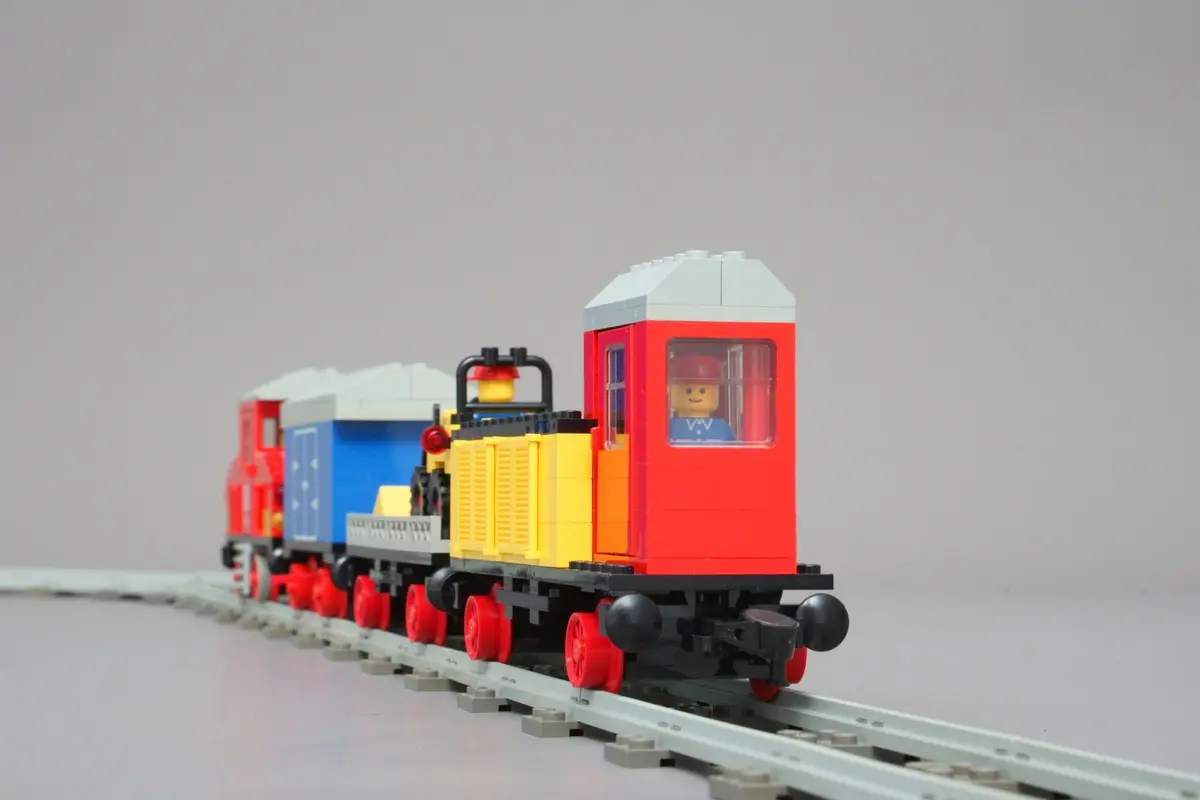 LEGO Trains 7720 Diesel Freight Train Set set, image 13