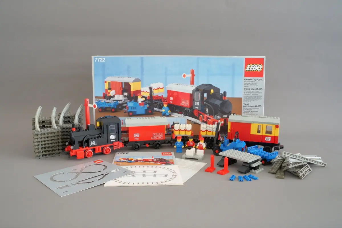LEGO Trains 7722 Steam Cargo Train Set set, image 2