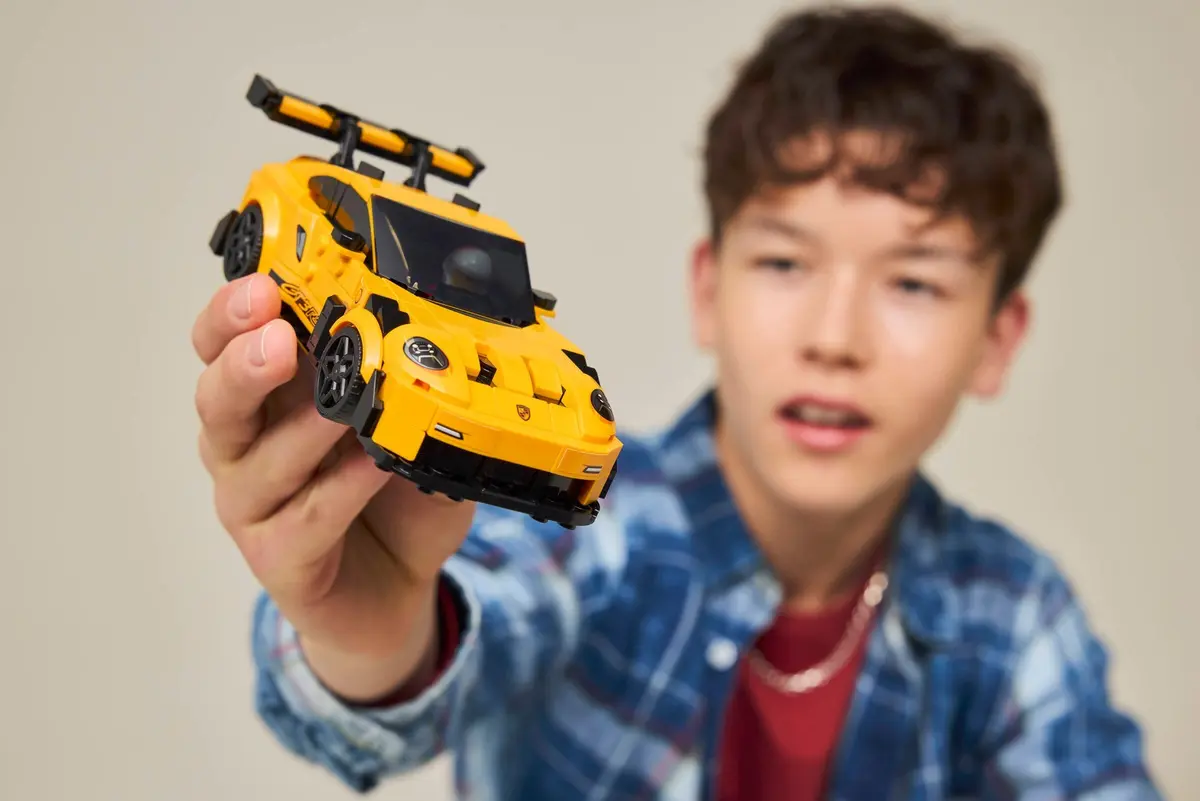 LEGO Speed Champions 77239 Porsche 911 GT3 RS set, image 6