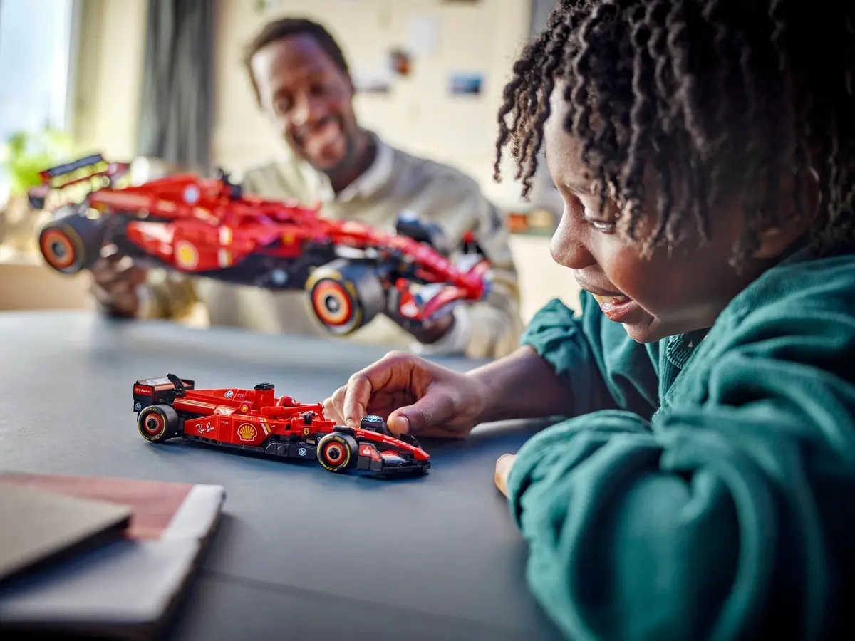 LEGO Speed Champions 77242 Ferrari SF-24 set, image 2