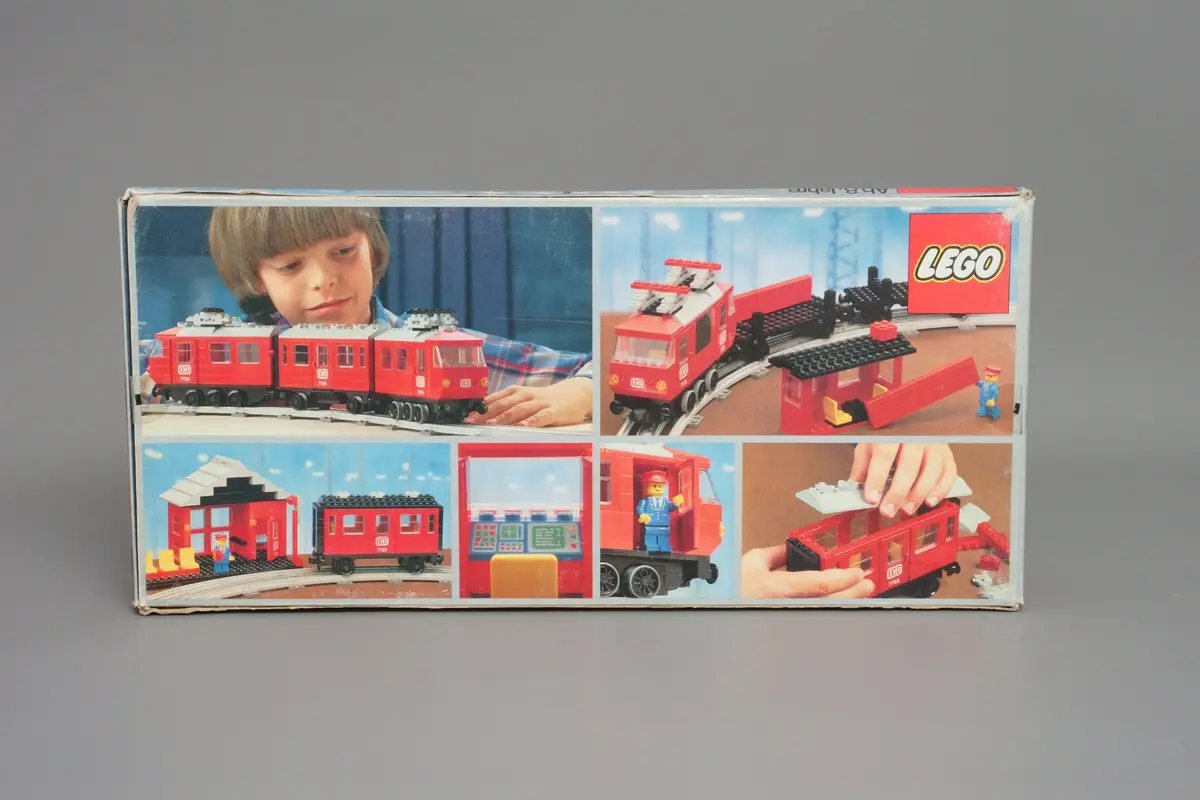 LEGO Trains 7725 Electric Passenger Train Set set, image 4