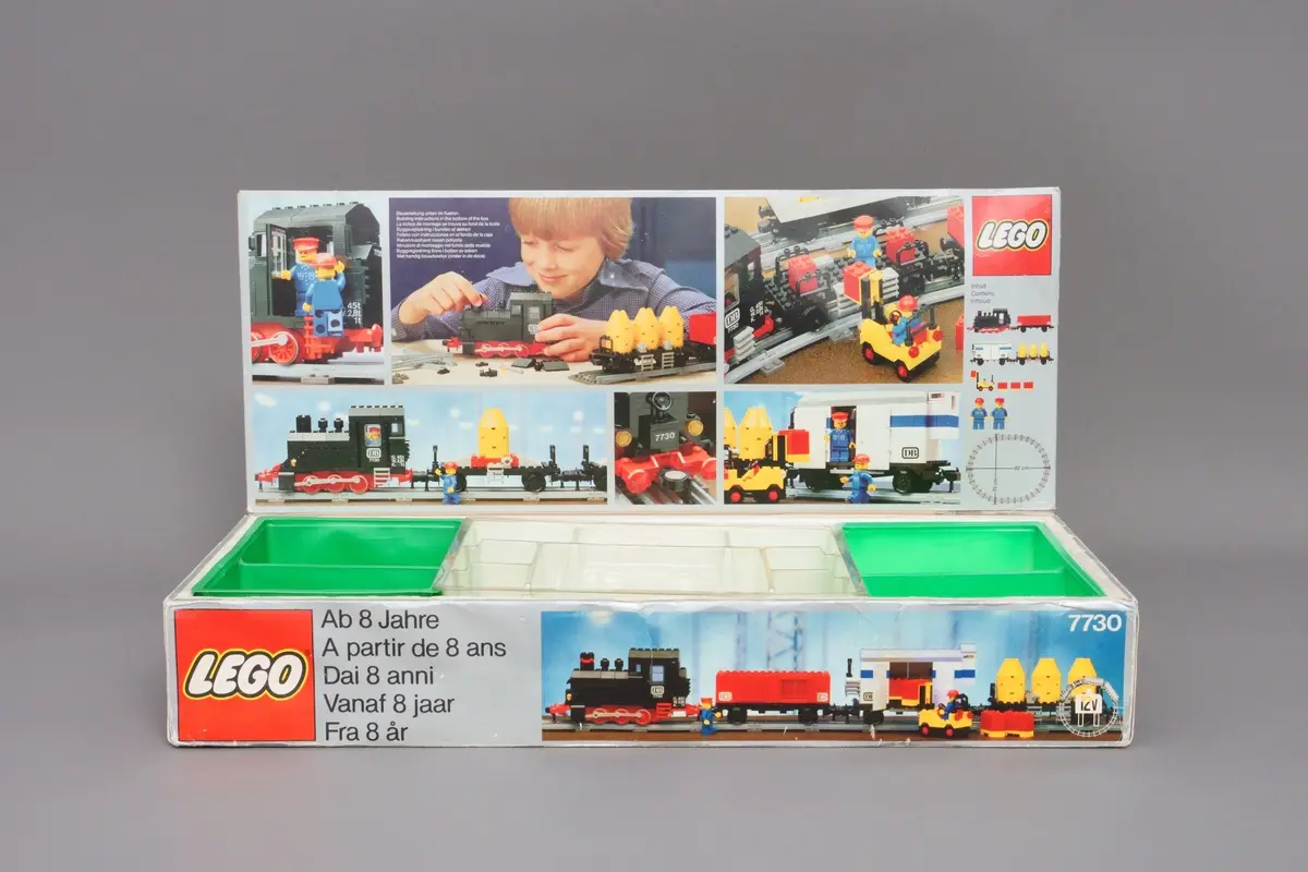 LEGO Trains 7730 Electric Goods Train Set set, image 5