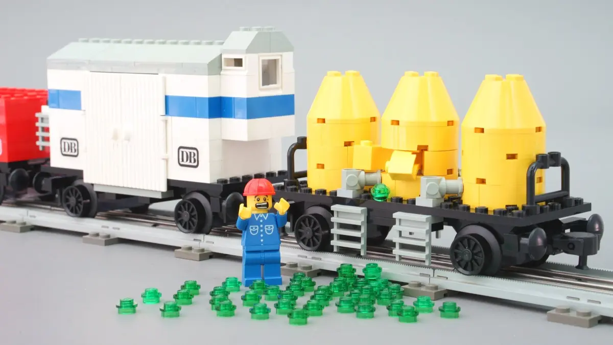 LEGO Trains 7730 Electric Goods Train Set set, image 12