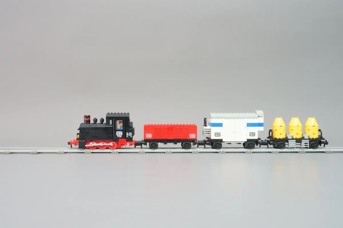 LEGO Trains 7730 Electric Goods Train Set set, image 7