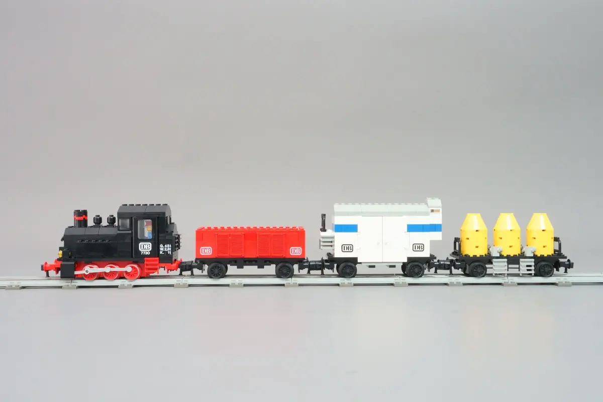 LEGO Trains 7730 Electric Goods Train Set set, image 8