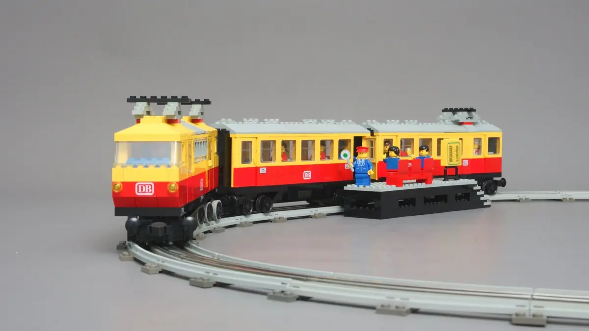 LEGO Trains 7740 Inter-City Passenger Train Set set, image 7