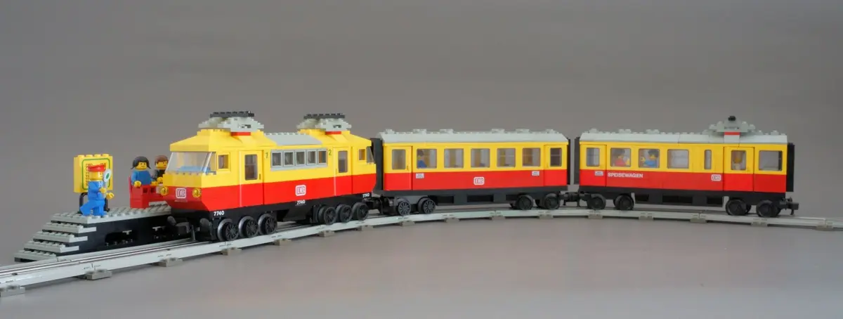 LEGO Trains 7740 Inter-City Passenger Train Set set, image 17