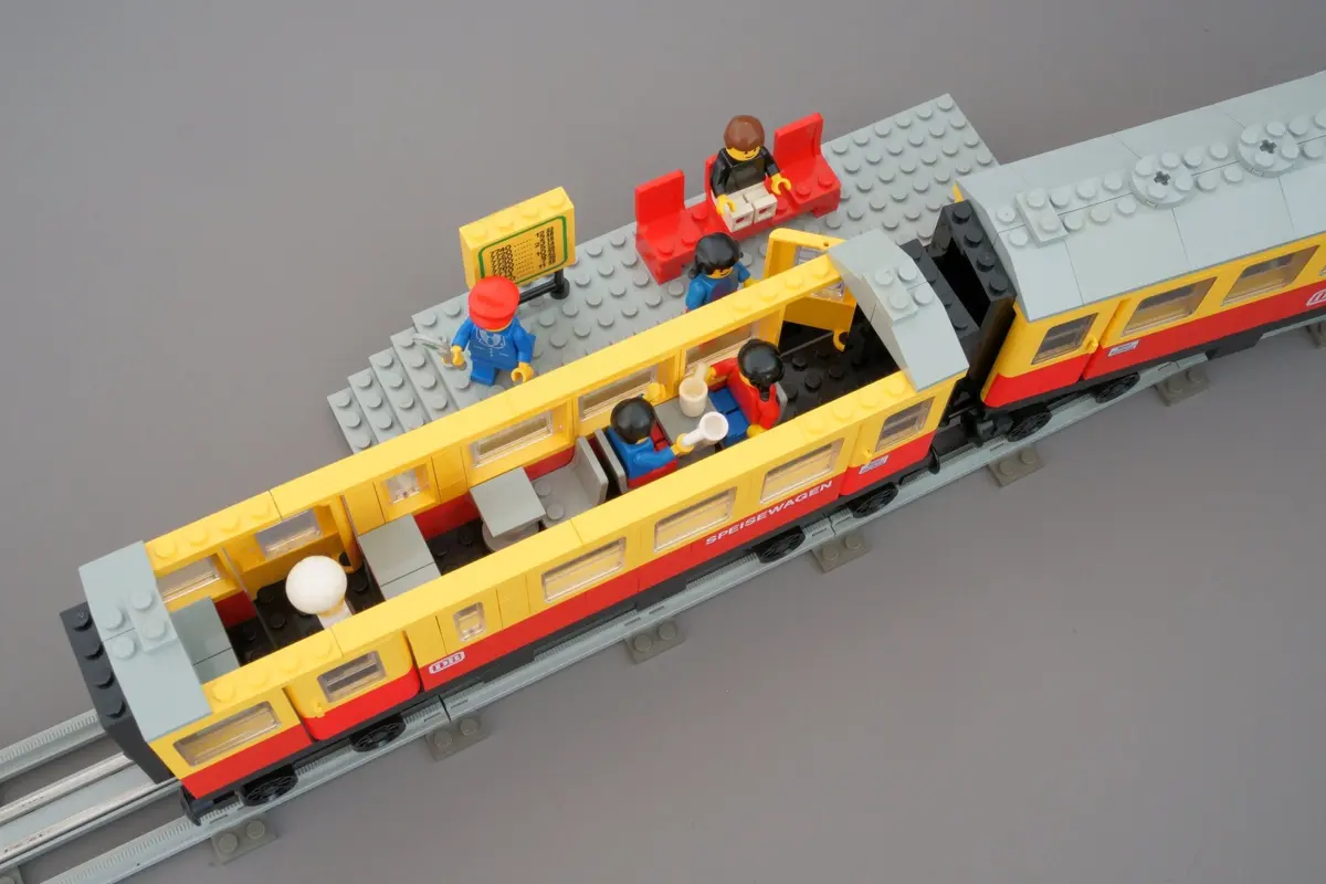 LEGO Trains 7740 Inter-City Passenger Train Set set, image 14