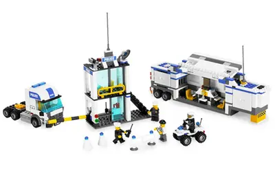 LEGO City 7743 Police Truck set, image 5