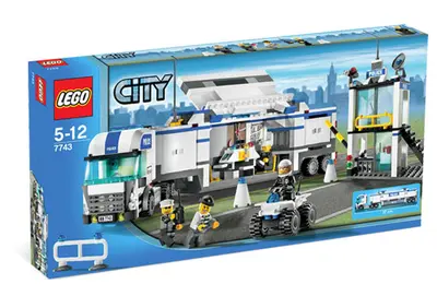 LEGO City 7743 Police Truck set, image 3