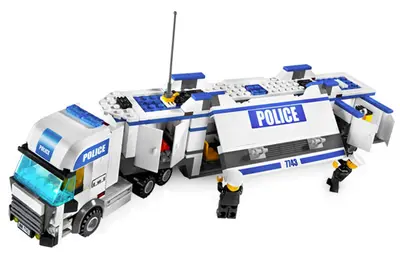 LEGO City 7743 Police Truck set, image 4