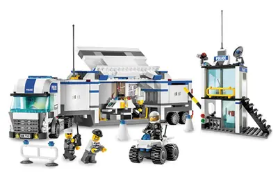 LEGO City 7743 Police Truck set, image 2