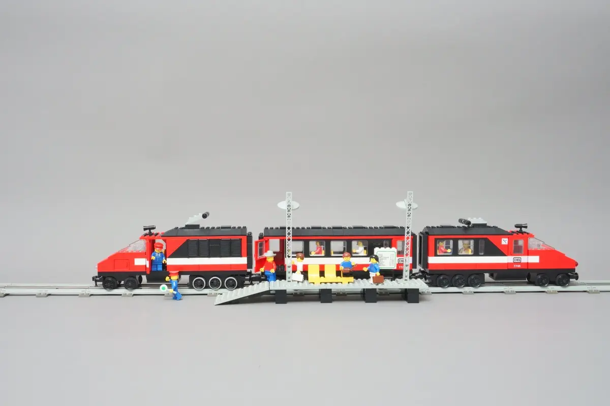 LEGO Trains 7745 High-Speed City Express Passenger Train Set set, image 7
