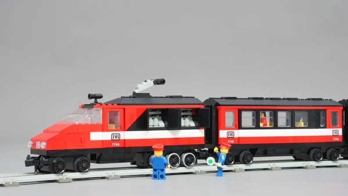 LEGO Trains 7745 High-Speed City Express Passenger Train Set set, image 10