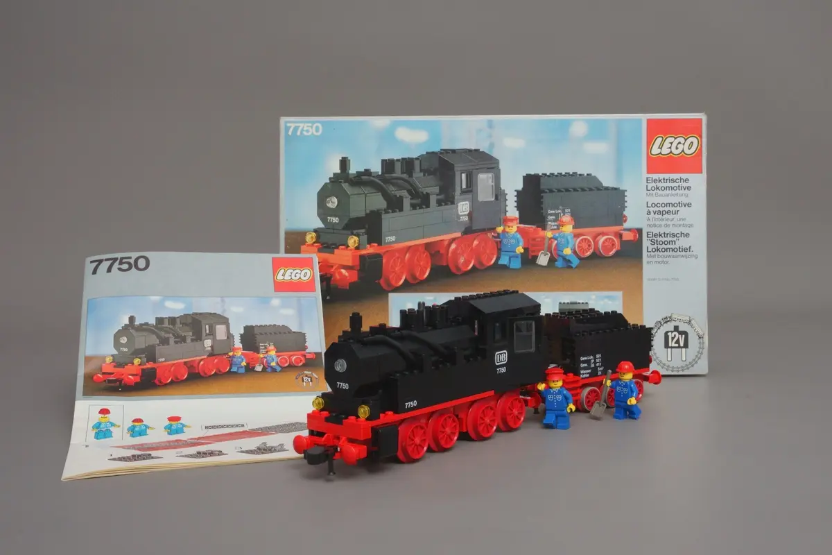 LEGO Trains 7750 Steam Engine with Tender set, image 2