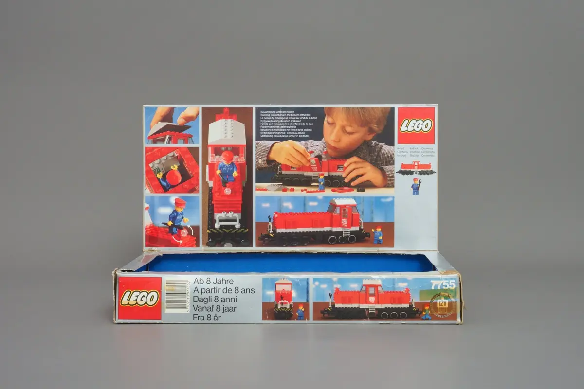 LEGO Trains 7755 Diesel Heavy Shunting Locomotive set, image 6