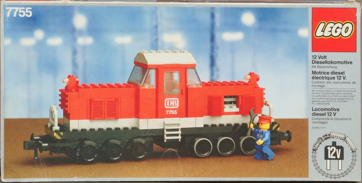 LEGO Trains 7755 Diesel Heavy Shunting Locomotive set, image 12