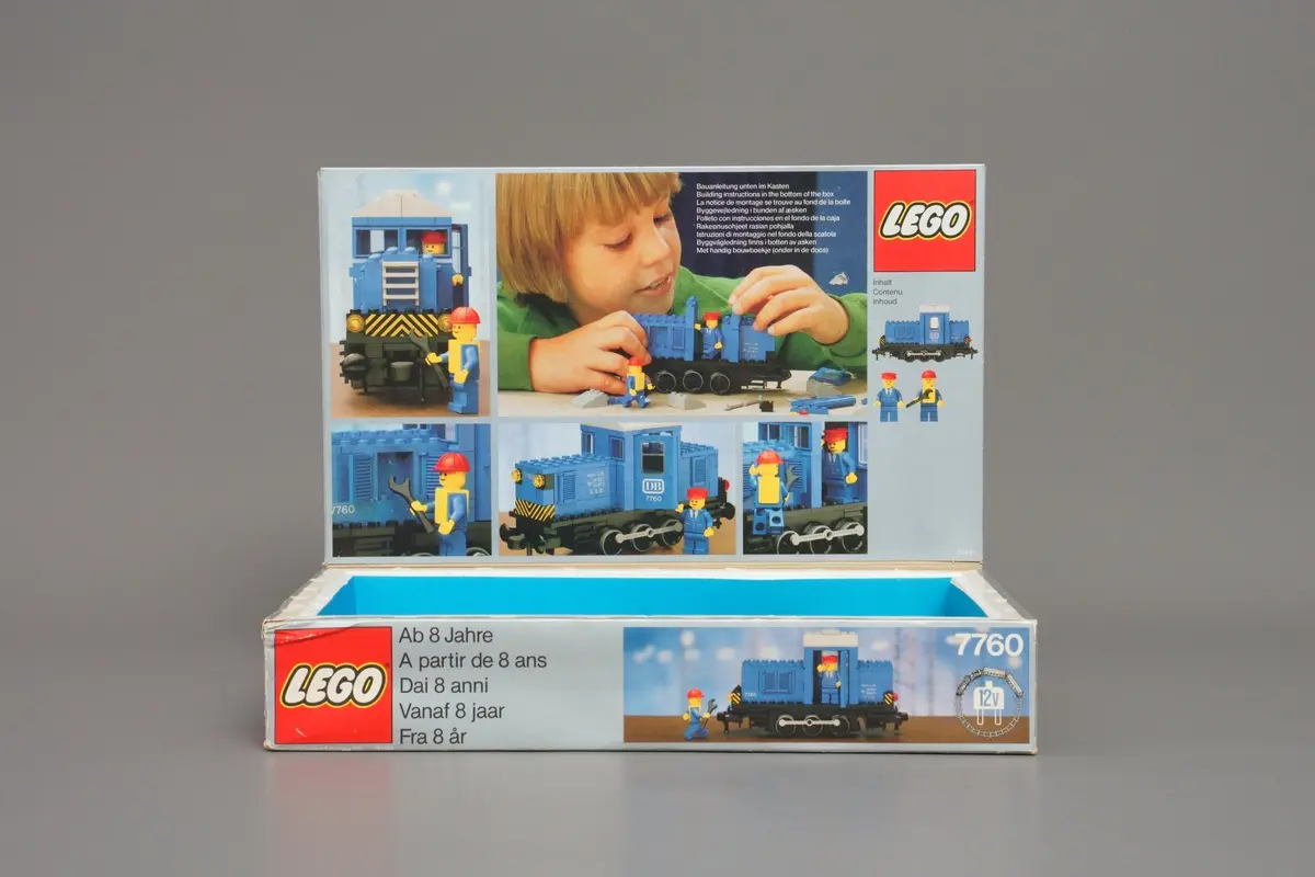 LEGO Trains 7760 Diesel Shunter Locomotive set, image 5