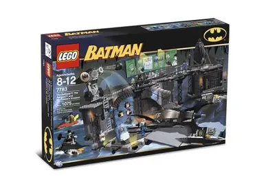 LEGO Batman 7783 The Batcave: The Penguin and Mr. Freeze's Invasion set, image 3