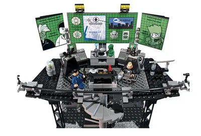 LEGO Batman 7783 The Batcave: The Penguin and Mr. Freeze's Invasion set, image 6