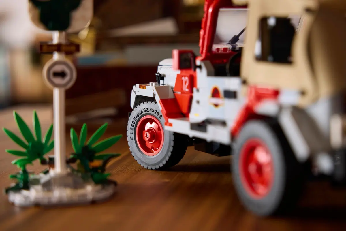 LEGO Jurassic World 77984 Jurassic Park Jeep Wrangler set, image 12