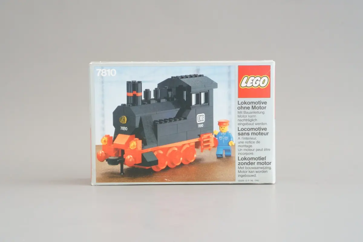 LEGO Trains 7810 Push-Along Steam Engine set, image 4