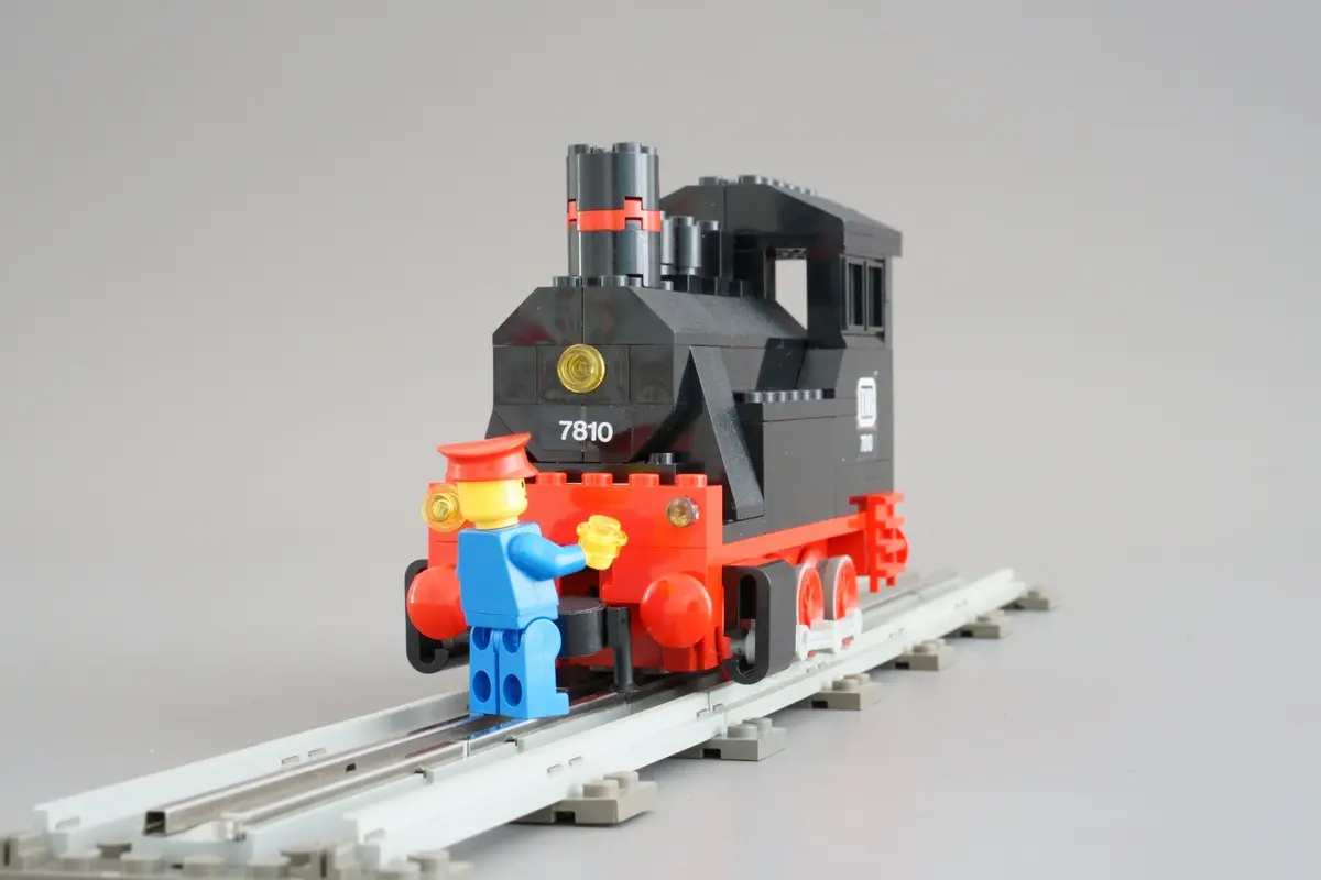 LEGO Trains 7810 Push-Along Steam Engine set, image 14