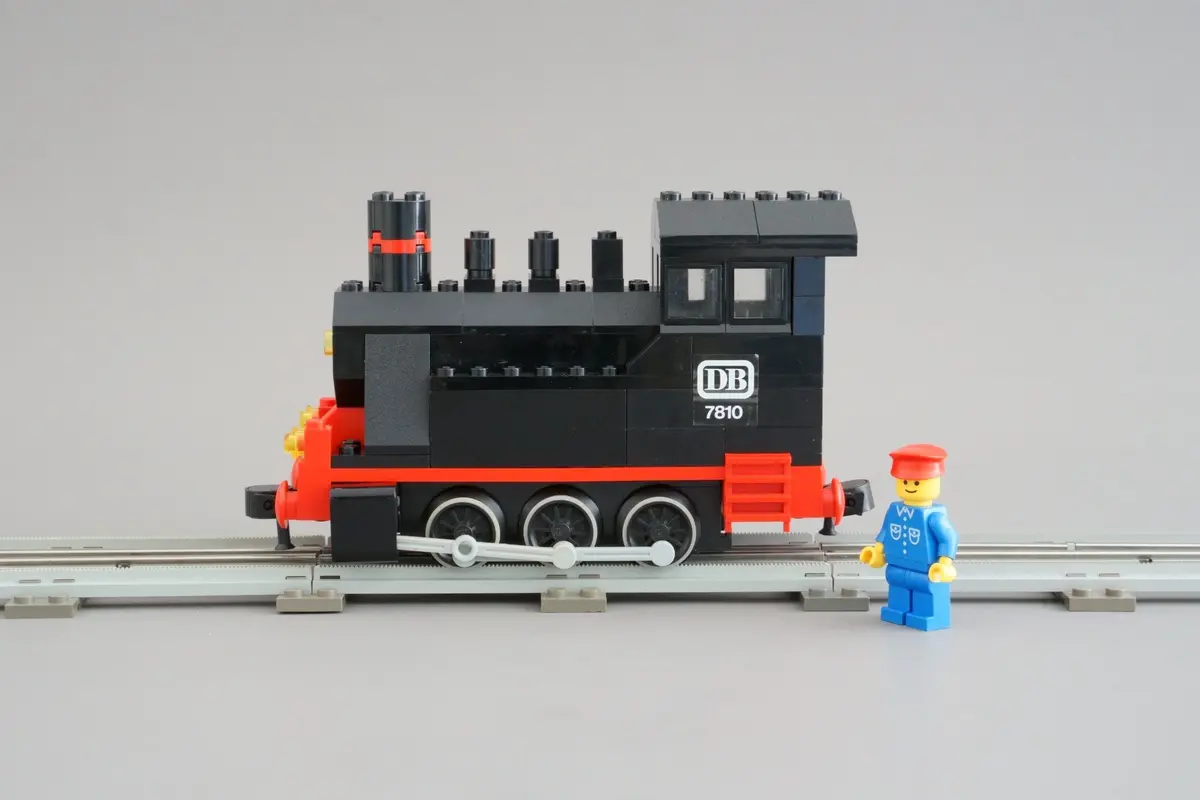 LEGO Trains 7810 Push-Along Steam Engine set, image 10