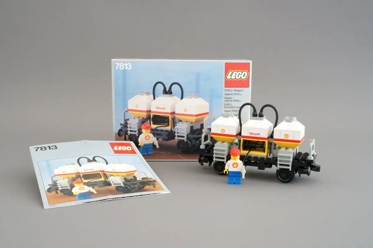 LEGO Trains 7813 Shell Tanker Wagon set, image 3