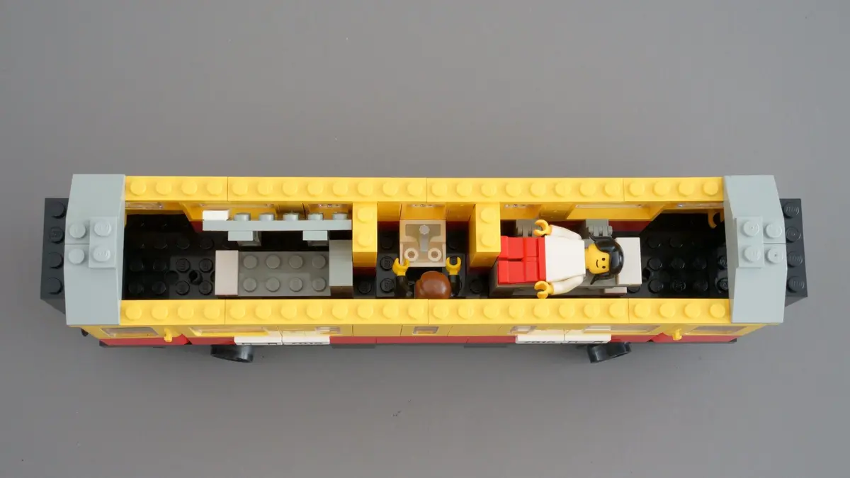 LEGO Trains 7815 Passenger Carriage / Sleeper set, image 8