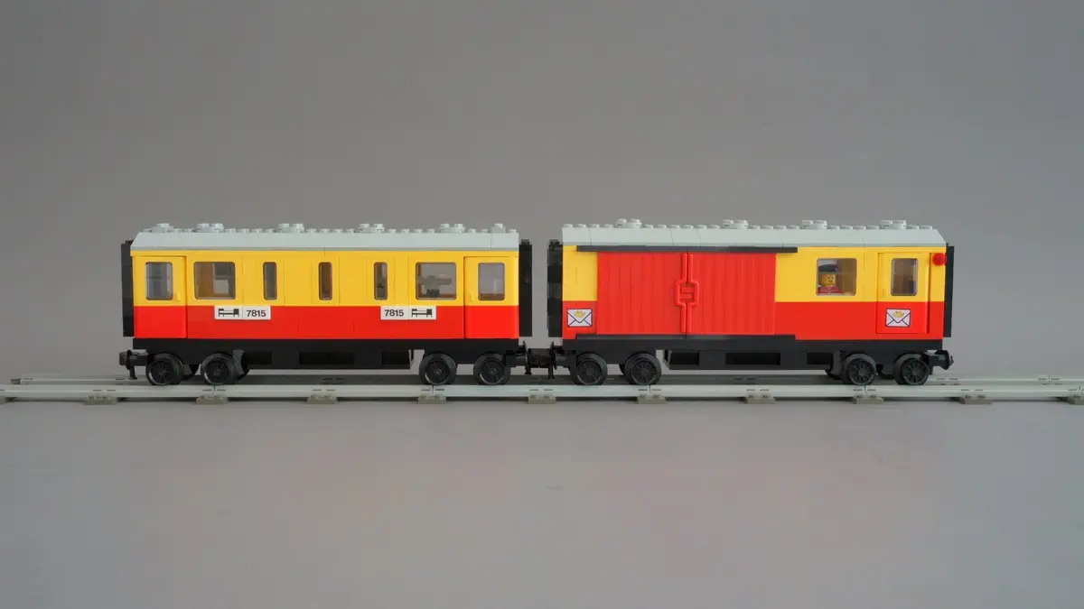 LEGO Trains 7815 Passenger Carriage / Sleeper set, image 9