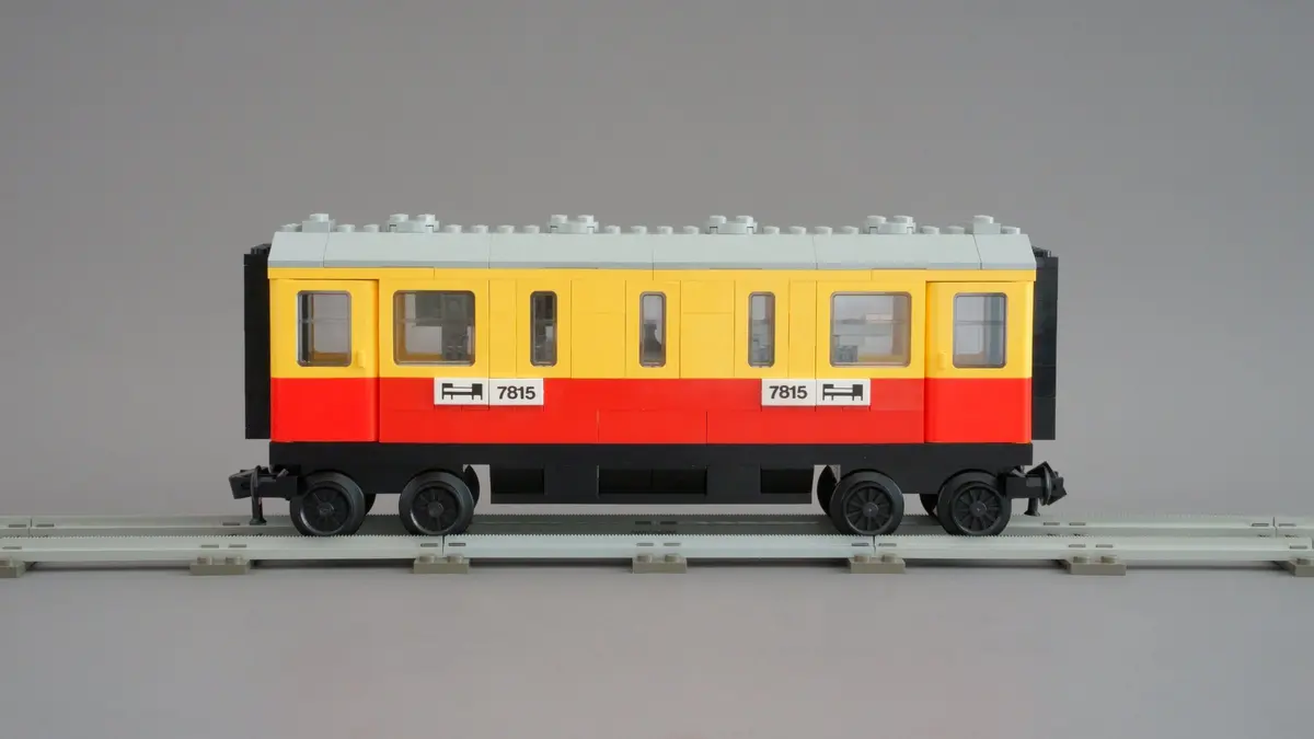 LEGO Trains 7815 Passenger Carriage / Sleeper set, image 7